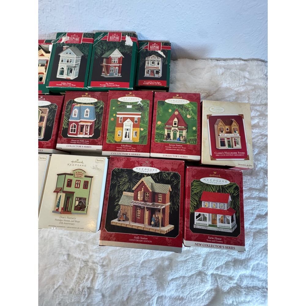 Lot 30 Hallmark Nostalgic Houses and Shops Keepsake Ornaments Vintage Village - Picture 6 of 10